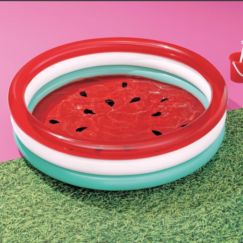 Watermelon pool - 3-ring and puncture resistant